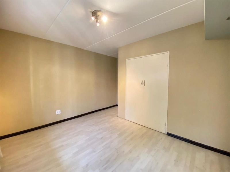 Apartment For Sale in Morningside, Sandton - Photo 6
