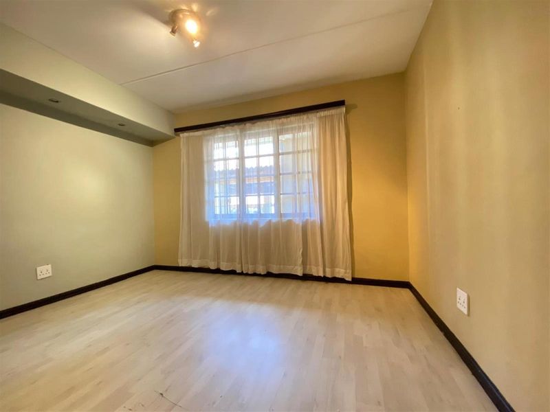 Apartment For Sale in Morningside, Sandton - Photo 4