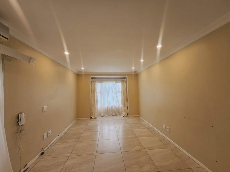 Spacious 4-Bedroom Family Home with Exceptional Features to Rent - Photo 8