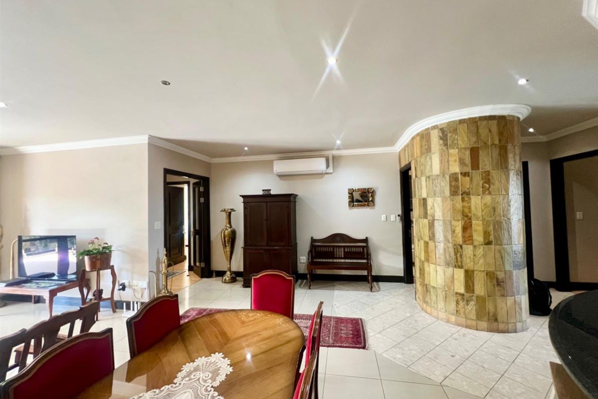 Elegant 3-Bedroom Apartment with Skyline Views, in Morningside. - Photo 5