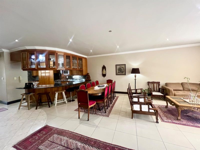 Elegant 3-Bedroom Apartment with Skyline Views, in Morningside. - Photo 6