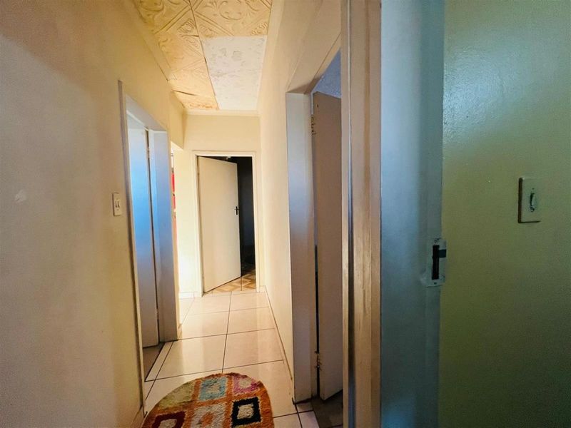 House For Sale in Taylorpark, Zamdela, Sasolburg - Photo 10