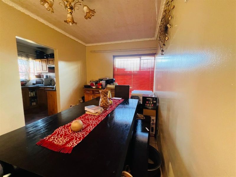 House For Sale in Taylorpark, Zamdela, Sasolburg - Photo 6