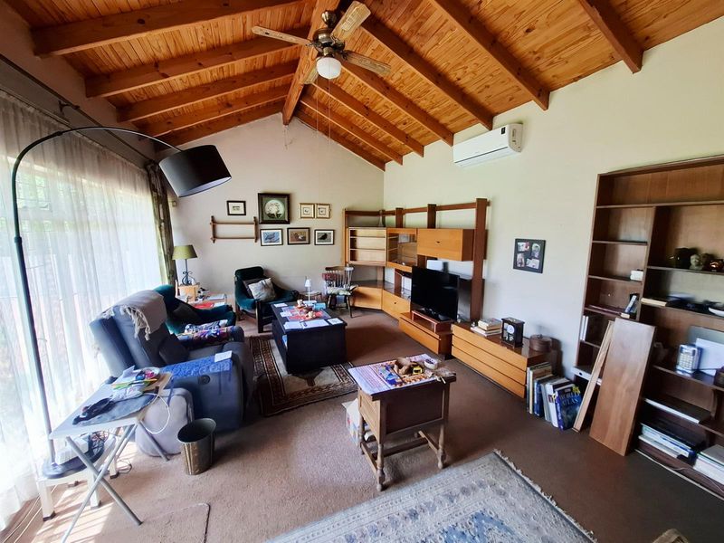 SOLE MANDATE - A HOME FILLED WITH SPACE, HEART and ENDLESS POTENTIAL IN KANONKOP - Photo 7