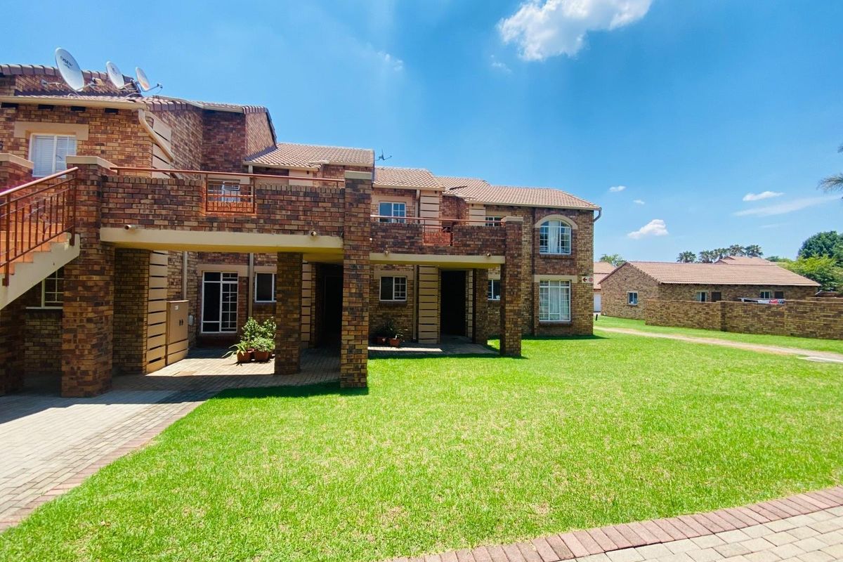 Apartment For Sale in Mooikloof Ridge, Pretoria - Photo 2