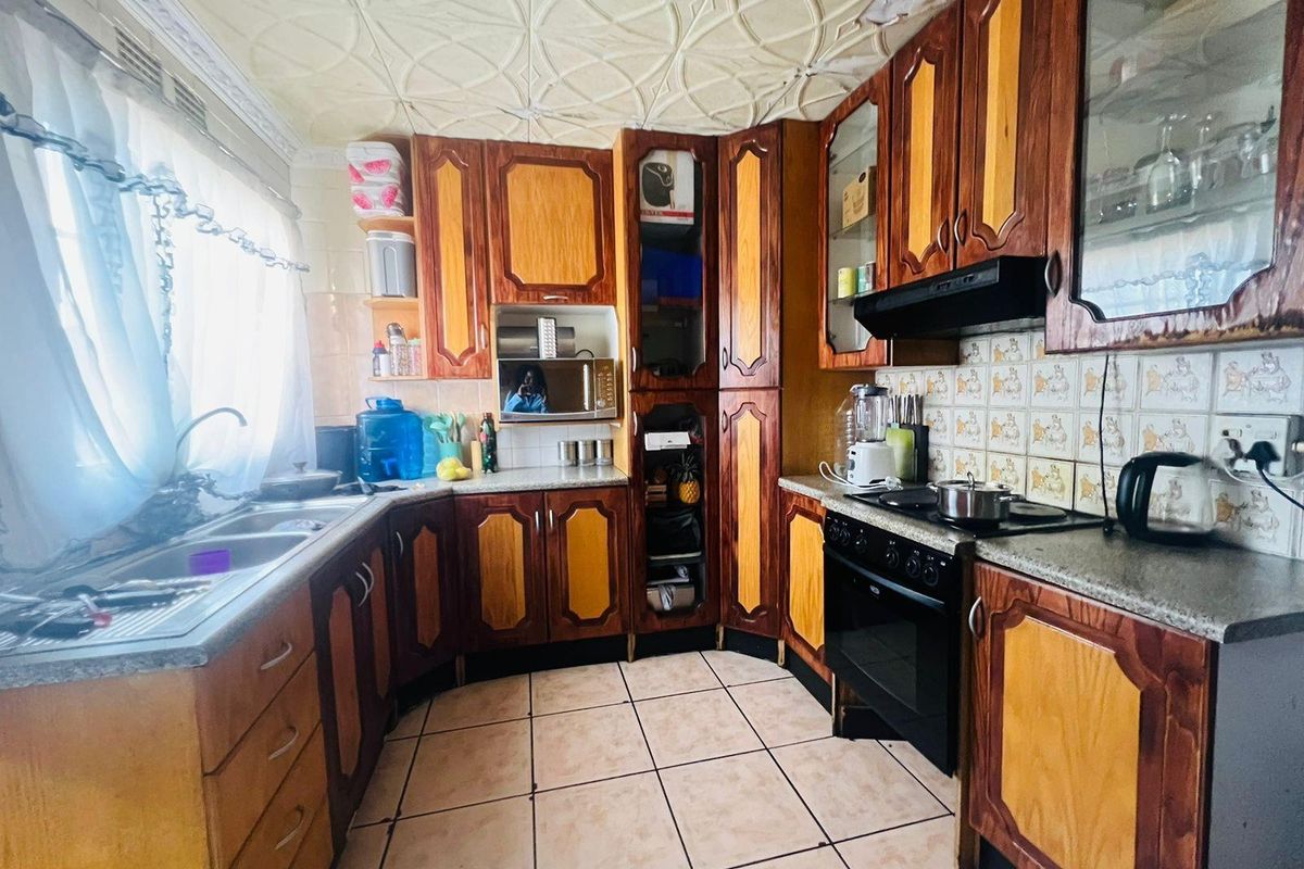 House For Sale in Zamdela, Sasolburg - Photo 5