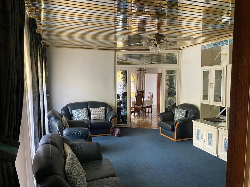 4 Bedroom House For Sale - Photo 2