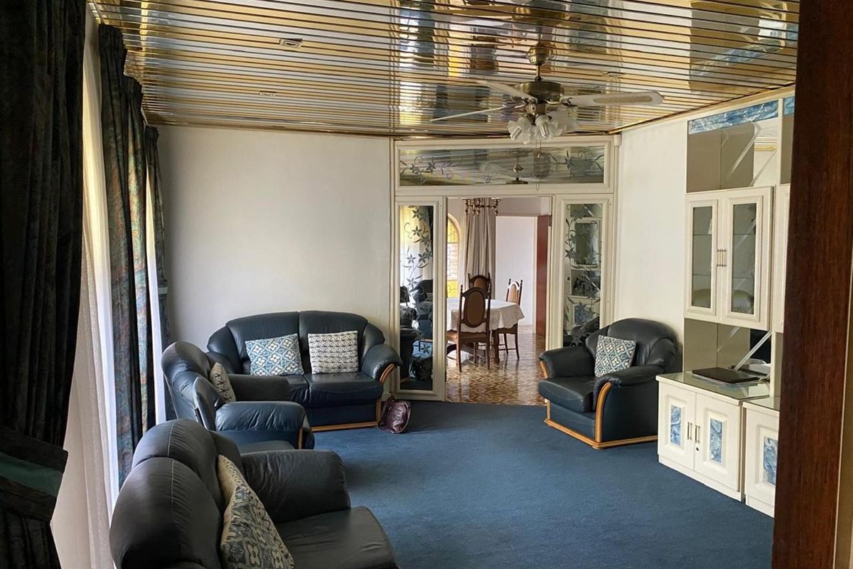 4 Bedroom House For Sale - Photo 2