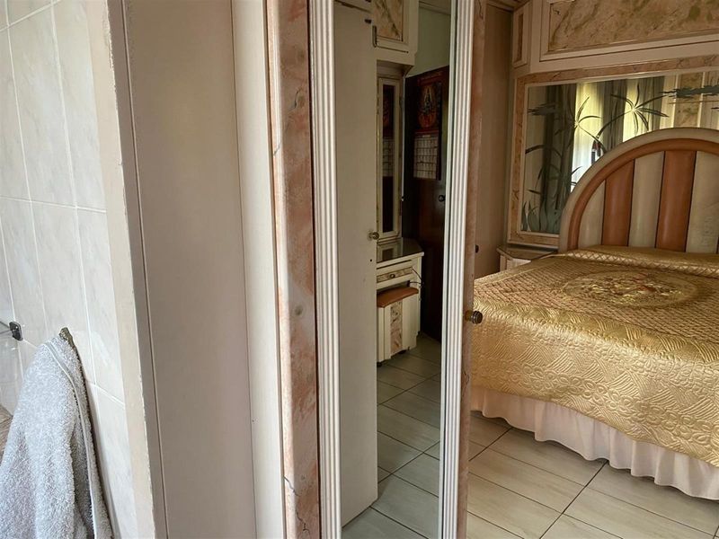 4 Bedroom House For Sale - Photo 9