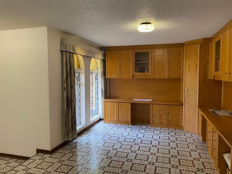 4 Bedroom House For Sale - Photo 6