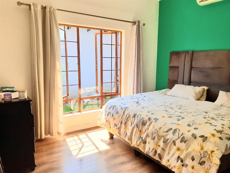 3 bedroom, 2 bathroom with pool - Sharonlea in secure Estate - Photo 6