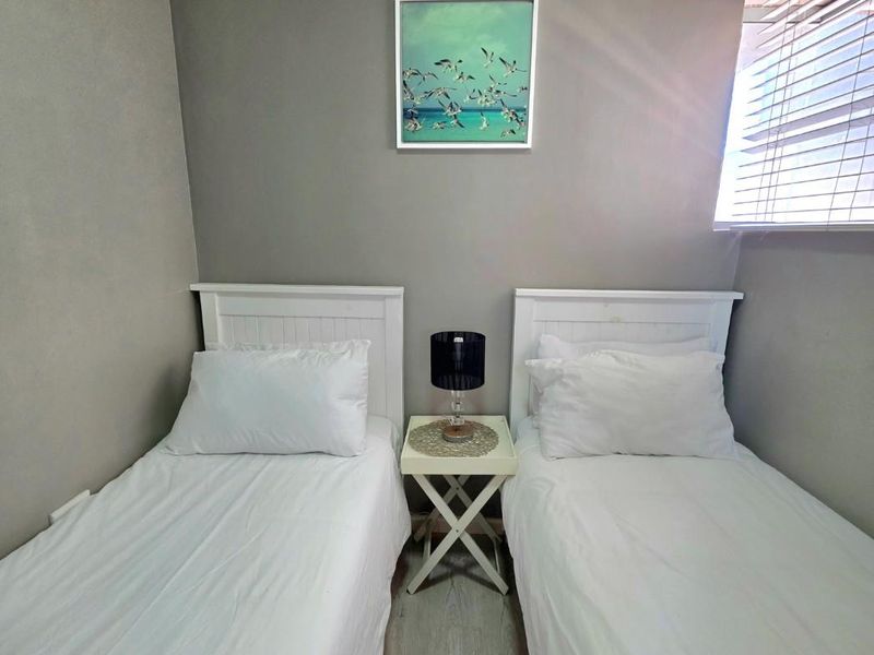 2 Bedroom beachfront Apartment - Photo 10