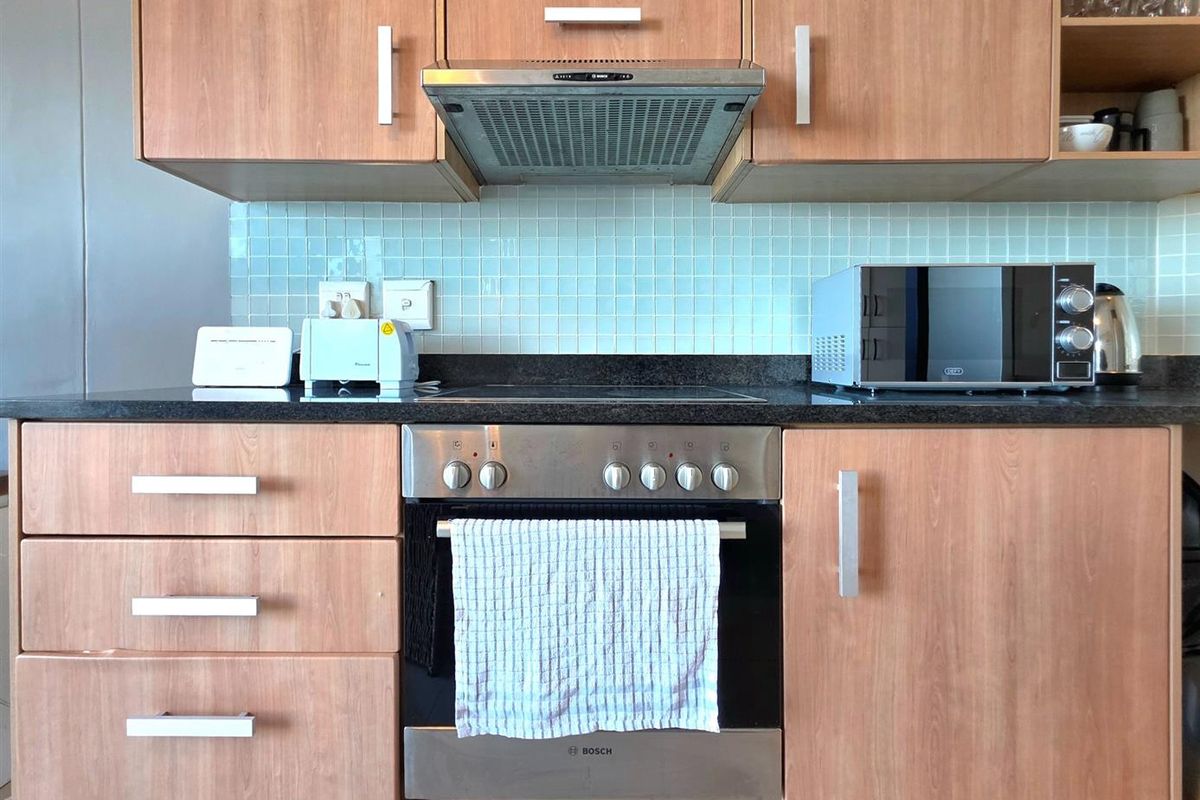 2 Bedroom beachfront Apartment - Photo 4