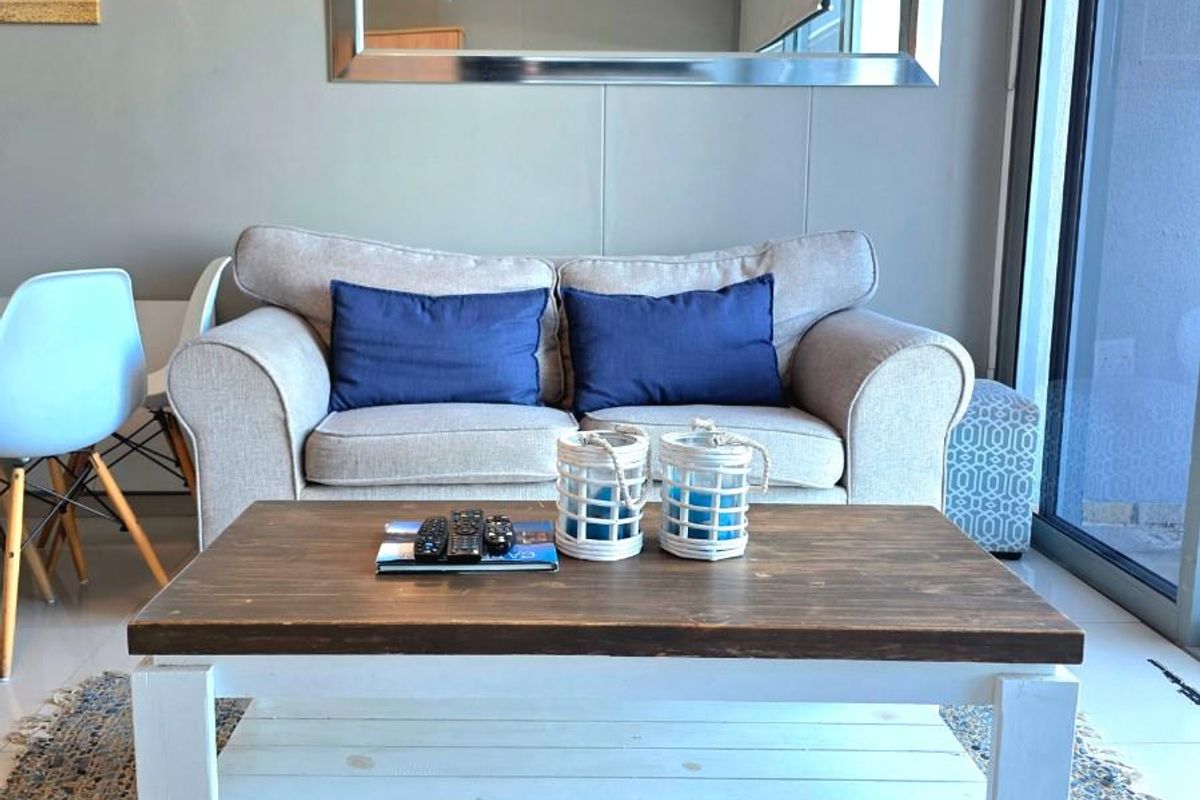 2 Bedroom beachfront Apartment - Photo 3