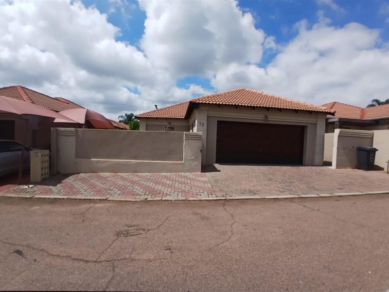 Fabulous Family home in an Estate - Photo 1