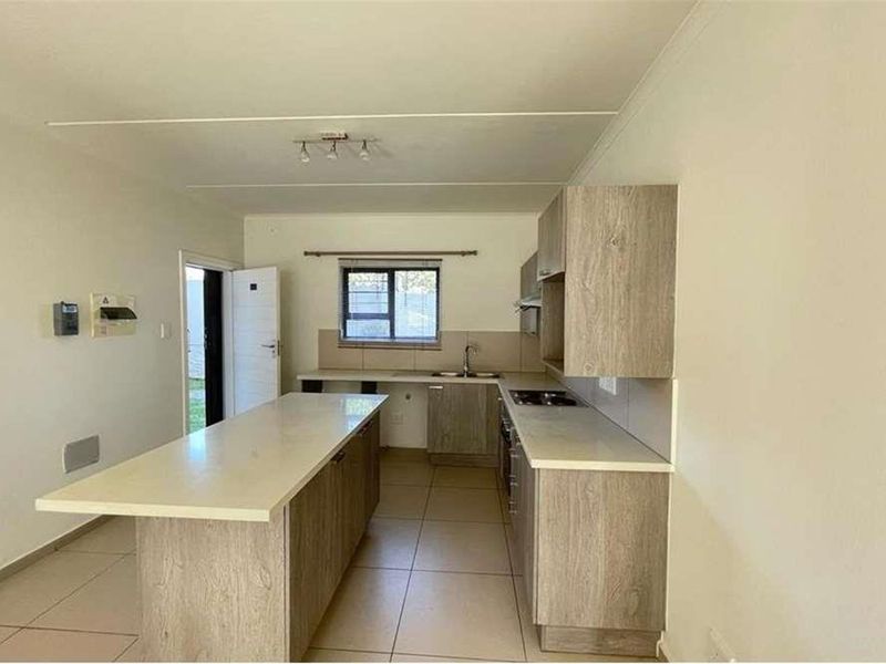 Modern 2-Bedroom, 2-Bathroom Ground Floor Apartment to Rent - Photo 2