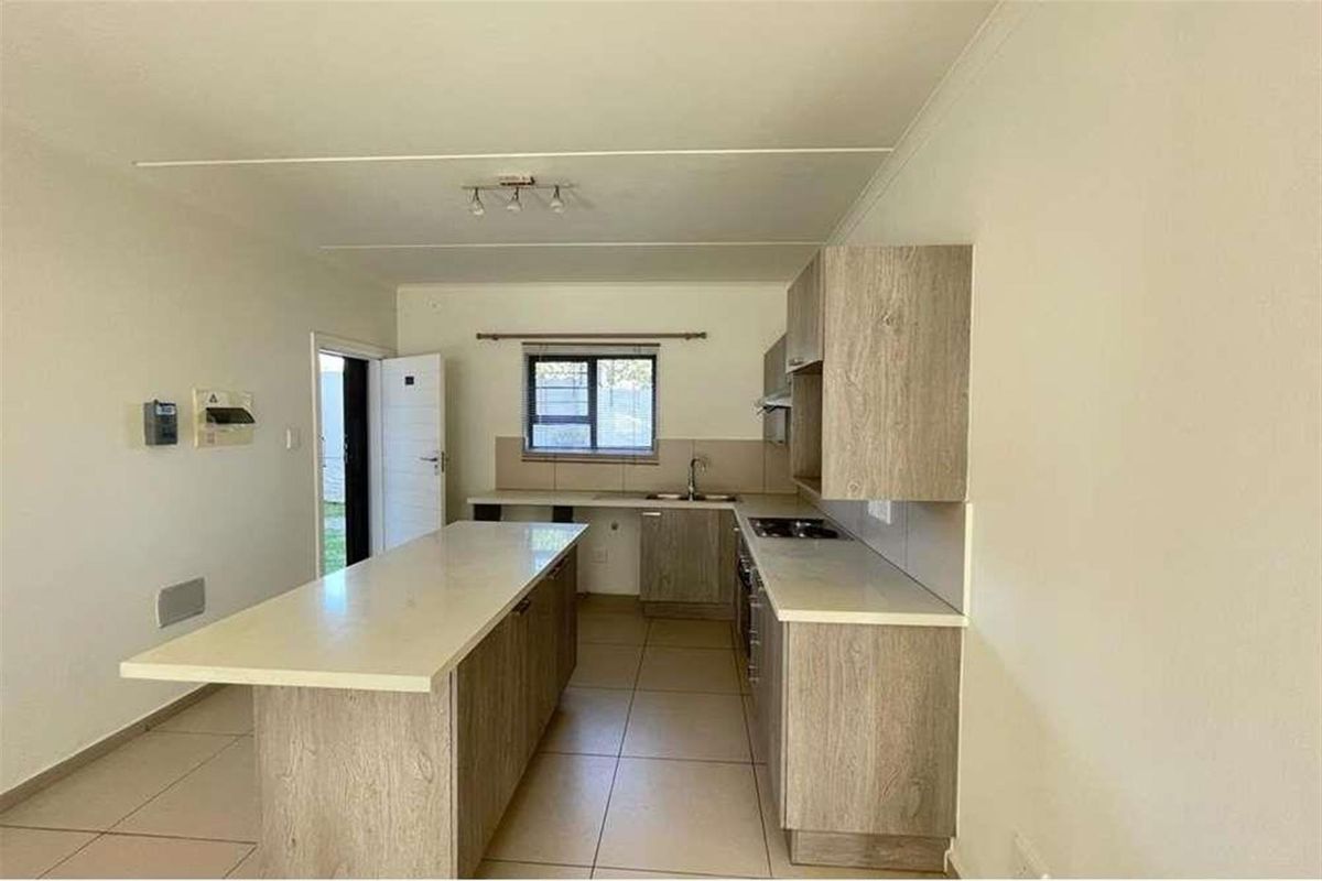 Modern 2-Bedroom, 2-Bathroom Ground Floor Apartment to Rent - Photo 2