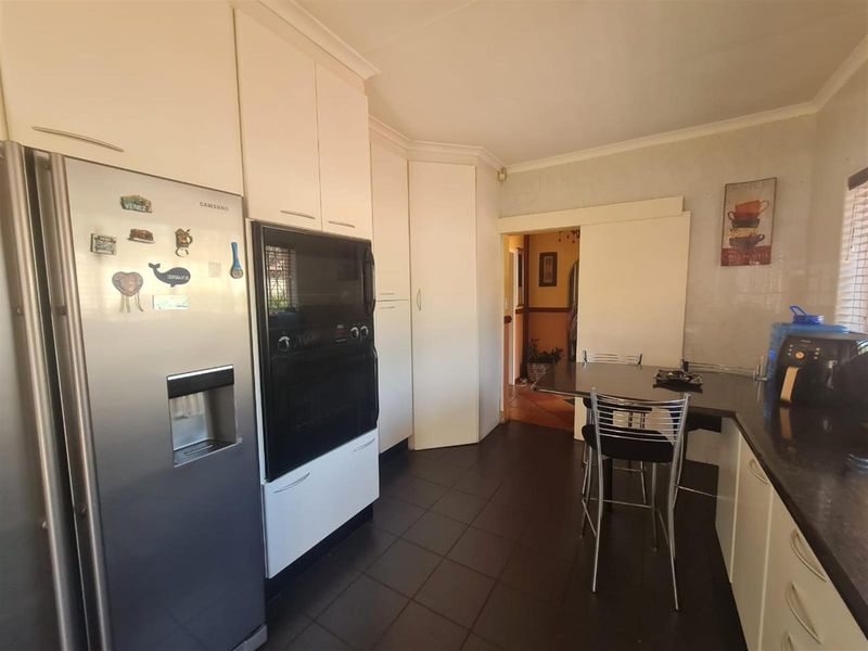 Rare Find: Immaculate move-in ready gem in Randpark Ridge - Photo 5