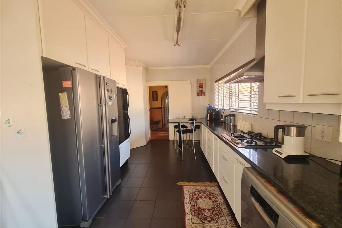 Rare Find: Immaculate move-in ready gem in Randpark Ridge - Photo 4