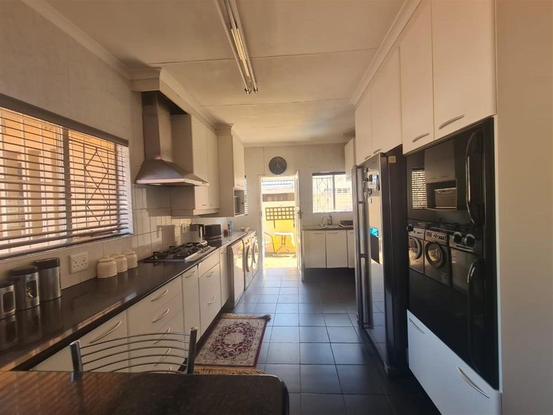 Rare Find: Immaculate move-in ready gem in Randpark Ridge - Photo 3