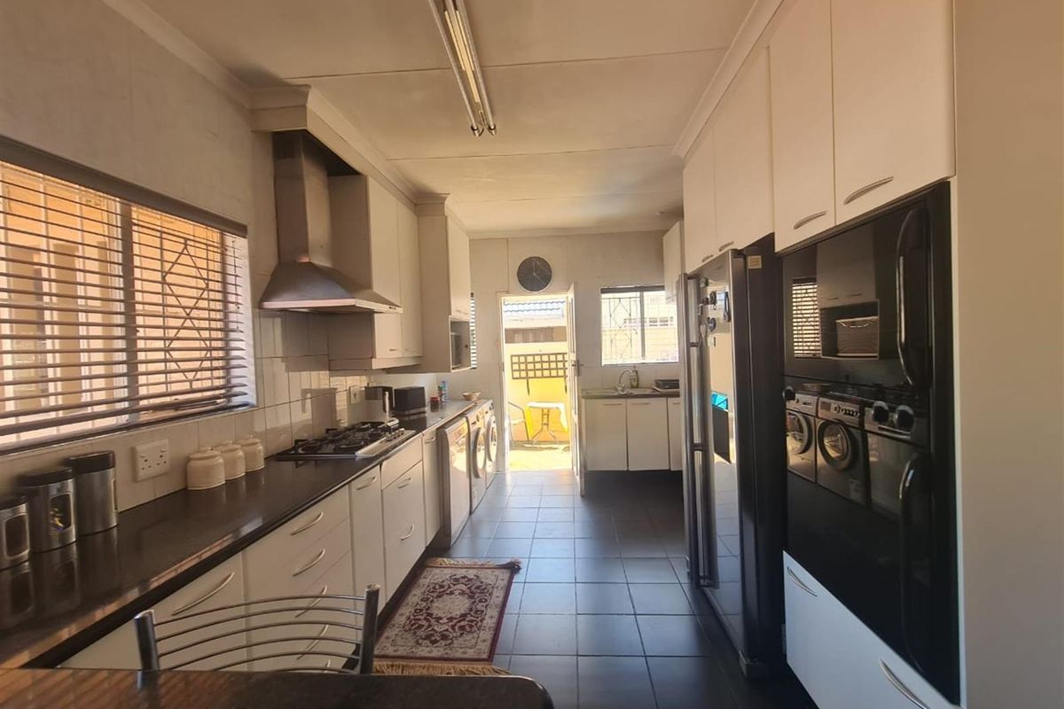 Rare Find: Immaculate move-in ready gem in Randpark Ridge - Photo 3