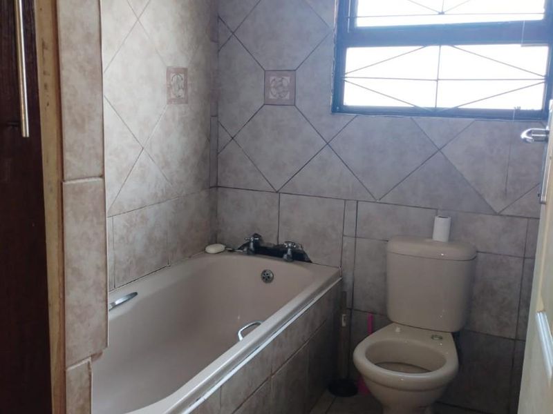 House For Sale in Motherwell Nu 3, Motherwell, Port Elizabeth - Photo 8