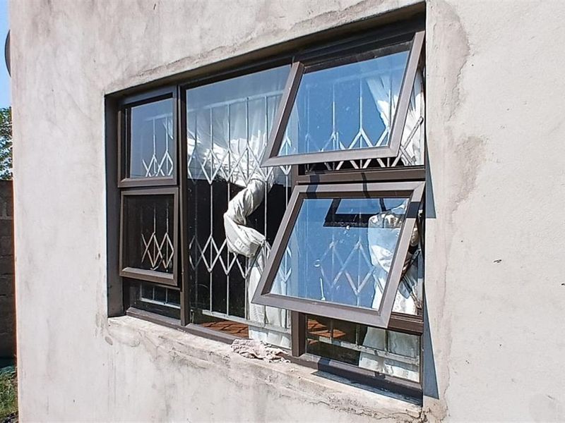 House For Sale in Port Dunford, Esikhawini, KwaZulu Natal Esikhalenisenkosi area - Photo 4