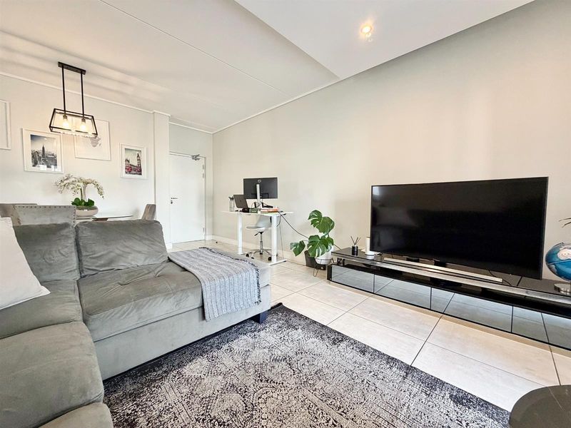 3 Bed, 2 Bath KINGS Apartment For Sale in The Polofields, Waterfall, Midrand - Photo 9