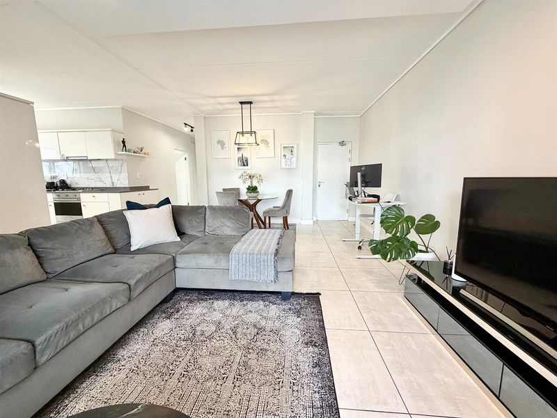 3 Bed, 2 Bath KINGS Apartment For Sale in The Polofields, Waterfall, Midrand - Photo 8