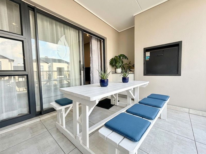 3 Bed, 2 Bath KINGS Apartment For Sale in The Polofields, Waterfall, Midrand - Photo 10