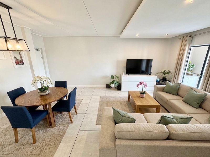3 Bed, 2 Bath KINGS Apartment For Sale in The Polofields, Waterfall, Midrand - Photo 5