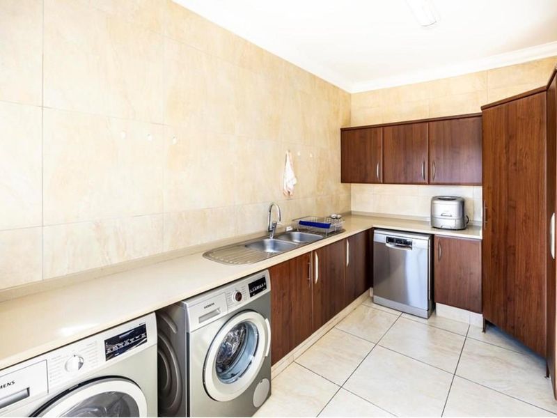 Elegant Coastal Living for the Discerning  Buyer in a Prestigious Estate - Cypraea Sands - Photo 9