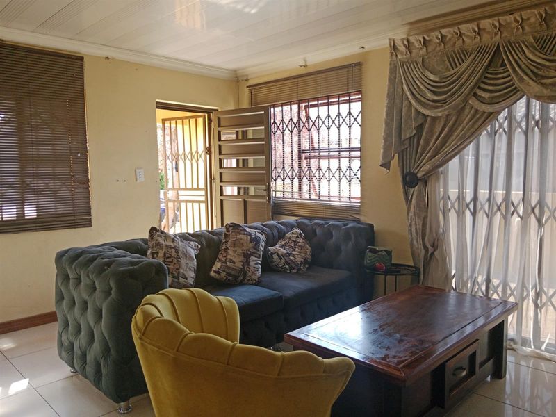 Beautiful Rental Home in Villa Lantana Estate, Secure Living in the Heart of Pretoria North - Photo 9