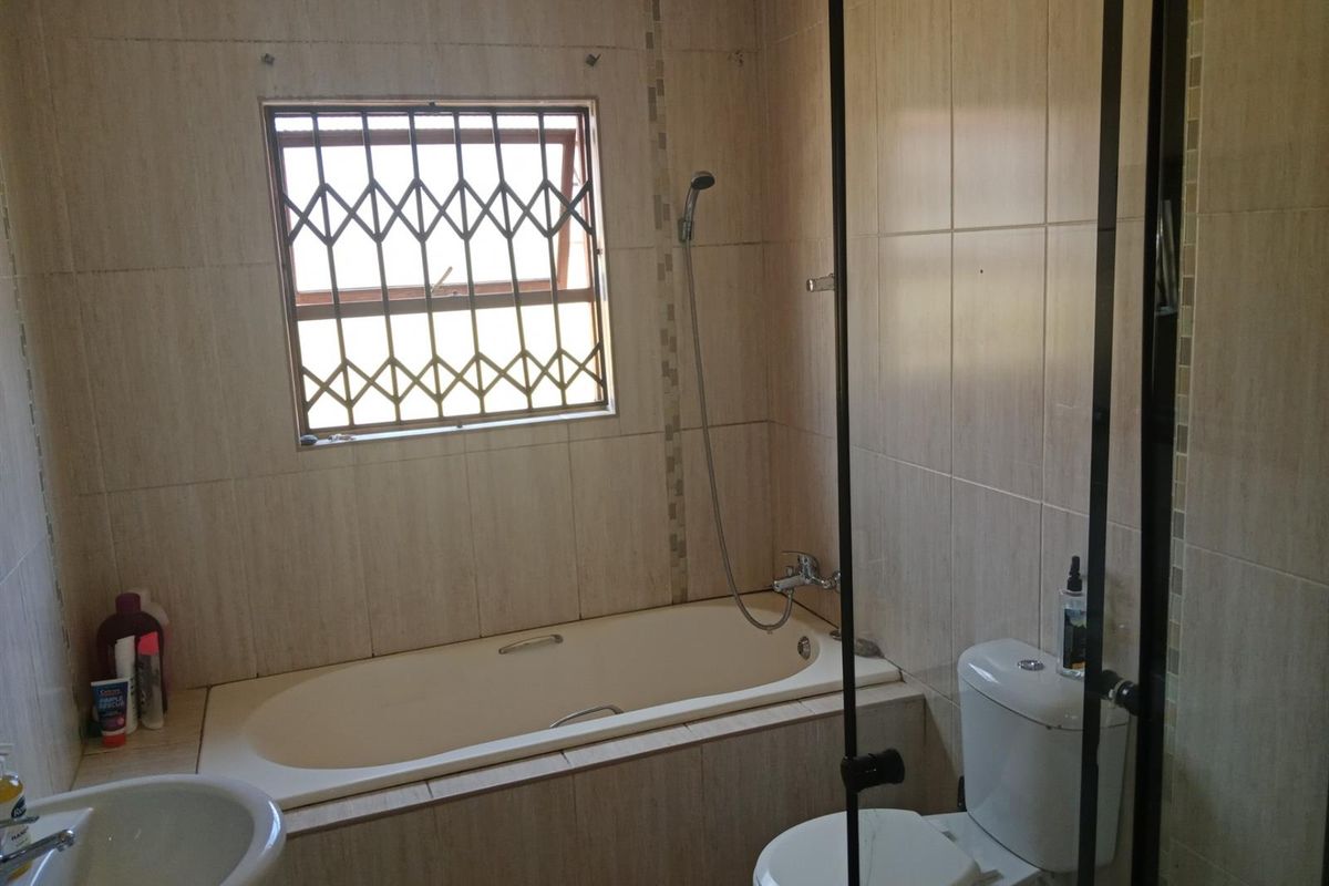 Beautiful Rental Home in Villa Lantana Estate, Secure Living in the Heart of Pretoria North - Photo 4