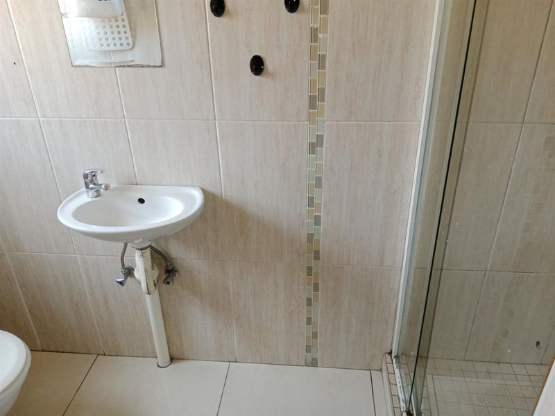 Beautiful Rental Home in Villa Lantana Estate, Secure Living in the Heart of Pretoria North - Photo 5