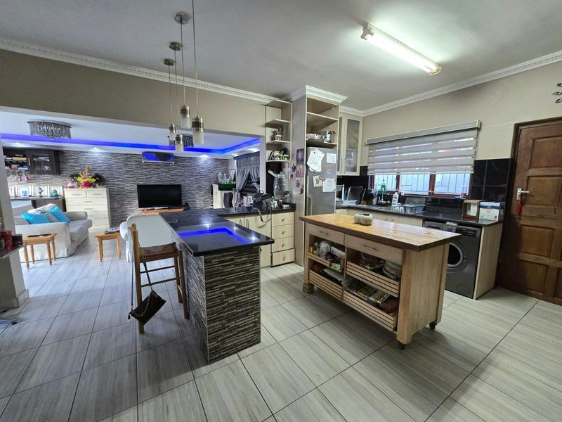 Complex For Sale in Avoca Hills, Durban, KwaZulu Natal - Photo 7