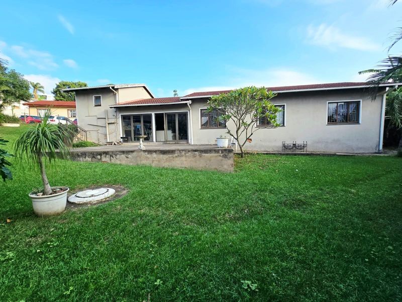 Complex For Sale in Avoca Hills, Durban, KwaZulu Natal - Photo 2