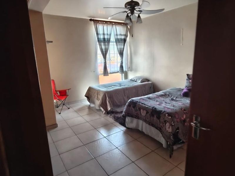 Spacious 3-Bedroom Apartment - Ideal for Students, Smart Investors Kimberley - Photo 4