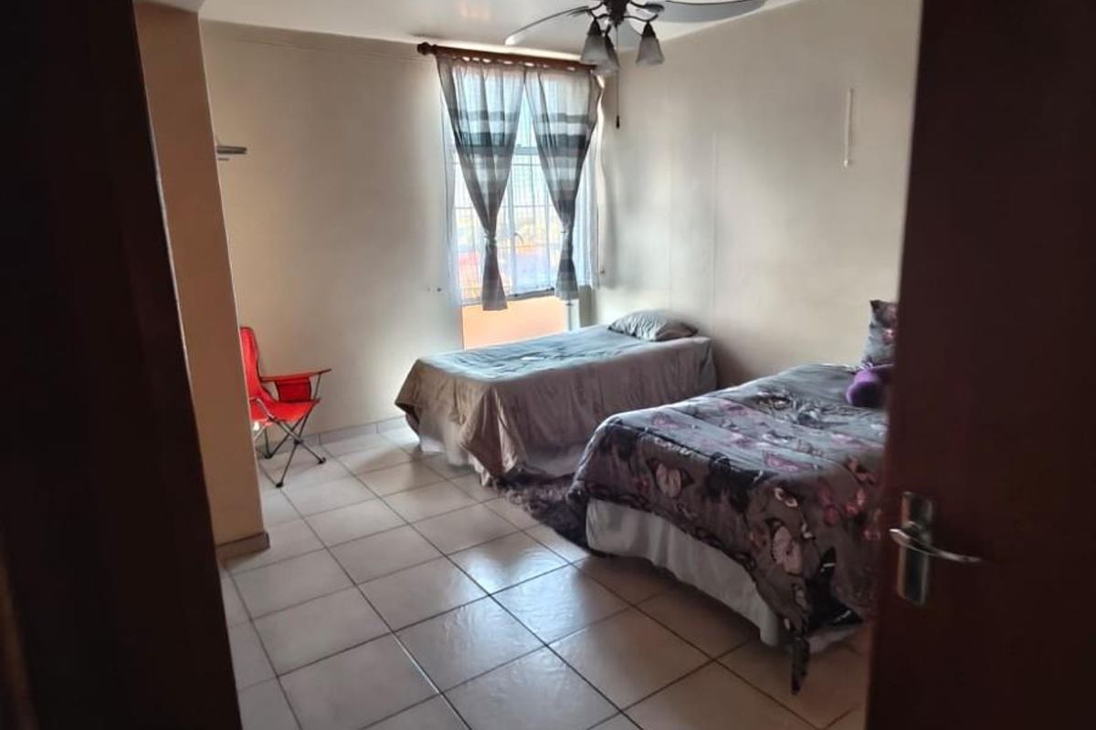 Spacious 3-Bedroom Apartment - Ideal for Students, Smart Investors Kimberley - Photo 4