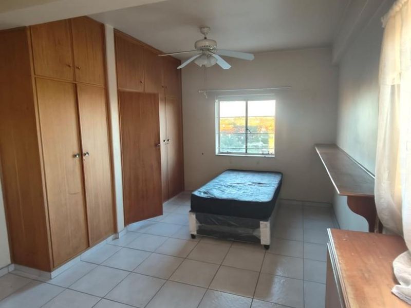 Spacious 3-Bedroom Apartment - Ideal for Students, Smart Investors Kimberley - Photo 3