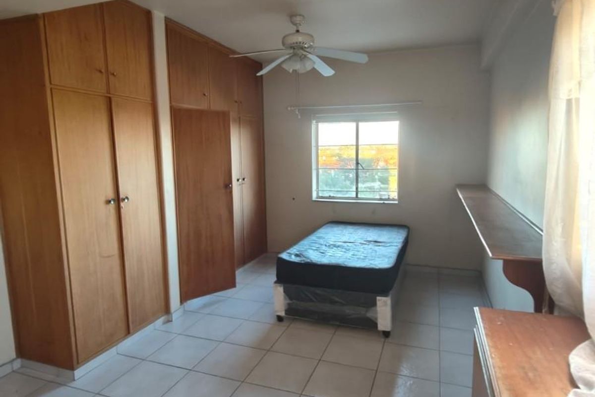 Spacious 3-Bedroom Apartment - Ideal for Students, Smart Investors Kimberley - Photo 3