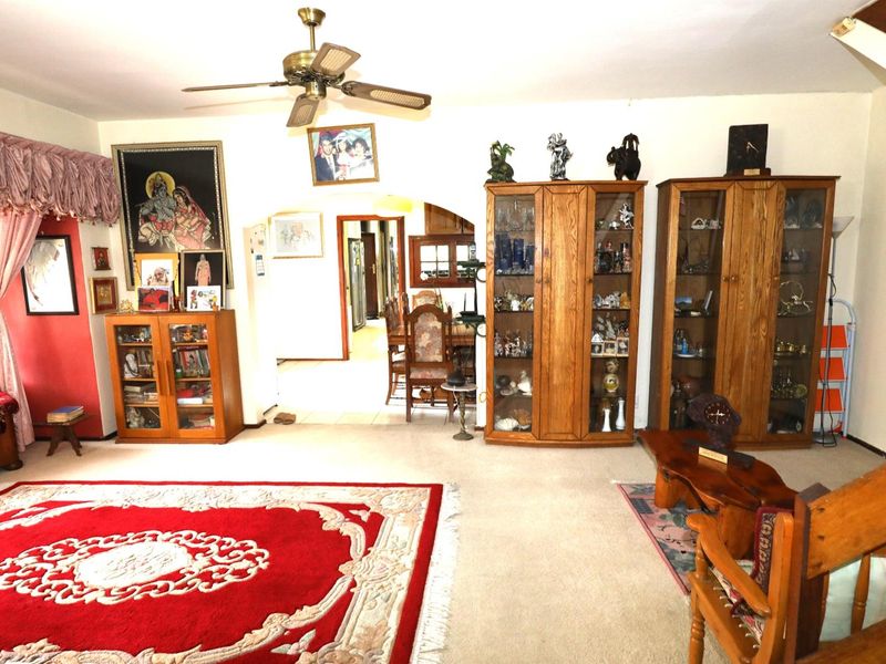 4 Bedroom Double Story House For Sale in Chiltern Hills, Durban, KwaZulu Natal - Photo 9