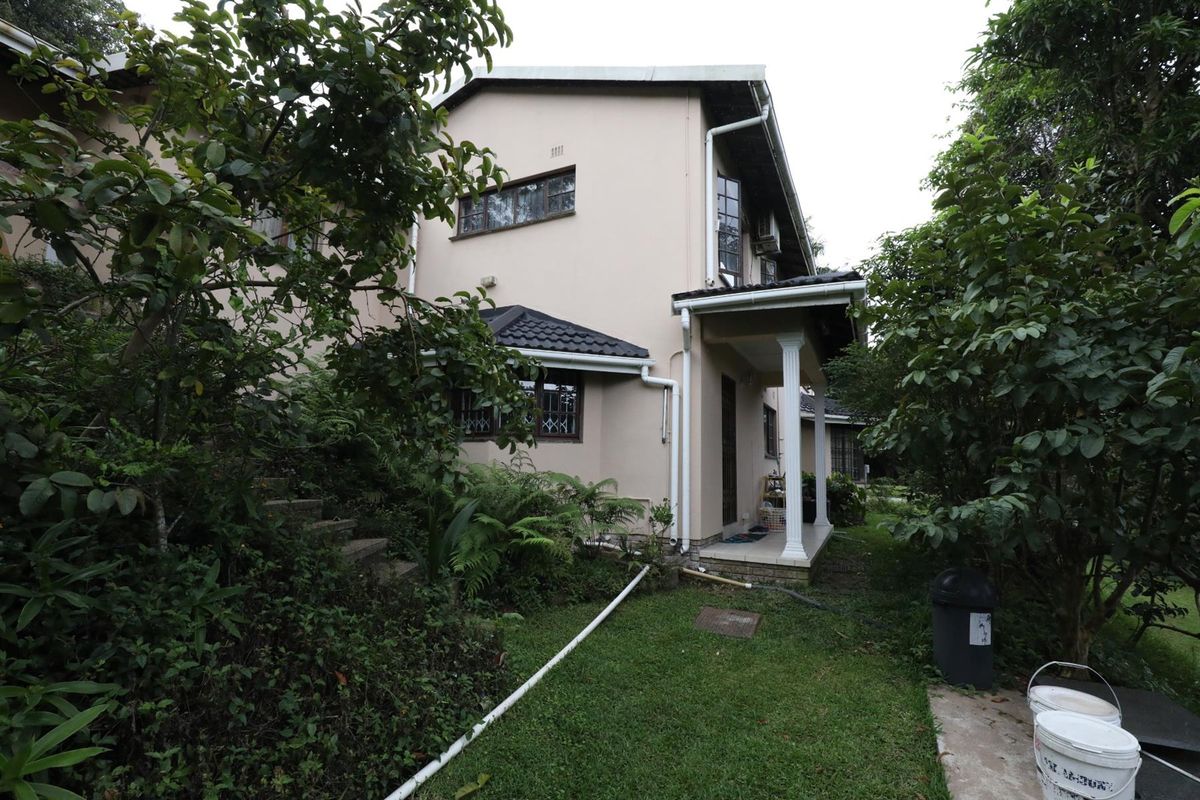 4 Bedroom Double Story House For Sale in Chiltern Hills, Durban, KwaZulu Natal - Photo 3