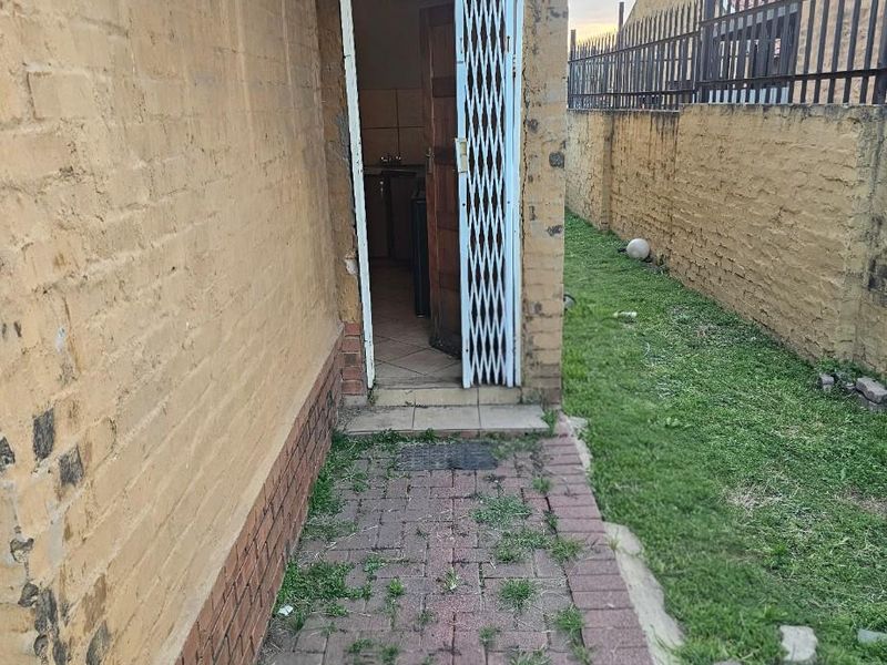 House For Sale in Witbank Ext 8, Witbank - Photo 8