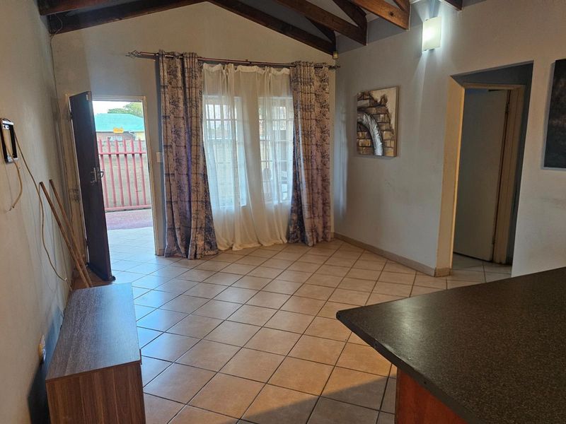 House For Sale in Witbank Ext 8, Witbank - Photo 6