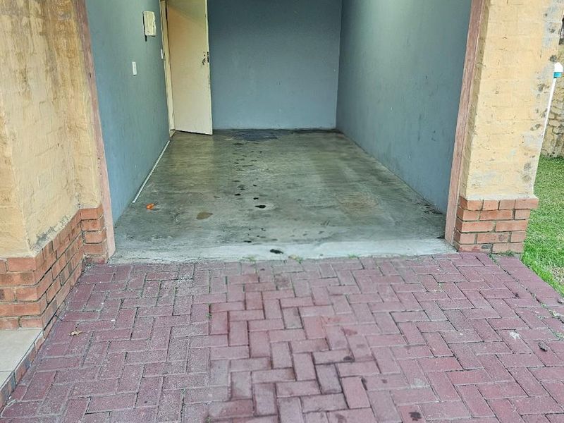 House For Sale in Witbank Ext 8, Witbank - Photo 4