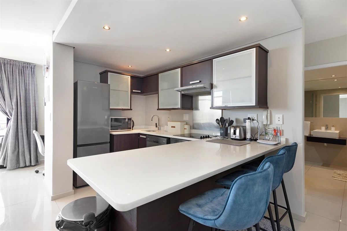 Incredible Investment - Apartment For Sale in Table View, Blouberg. - Photo 4