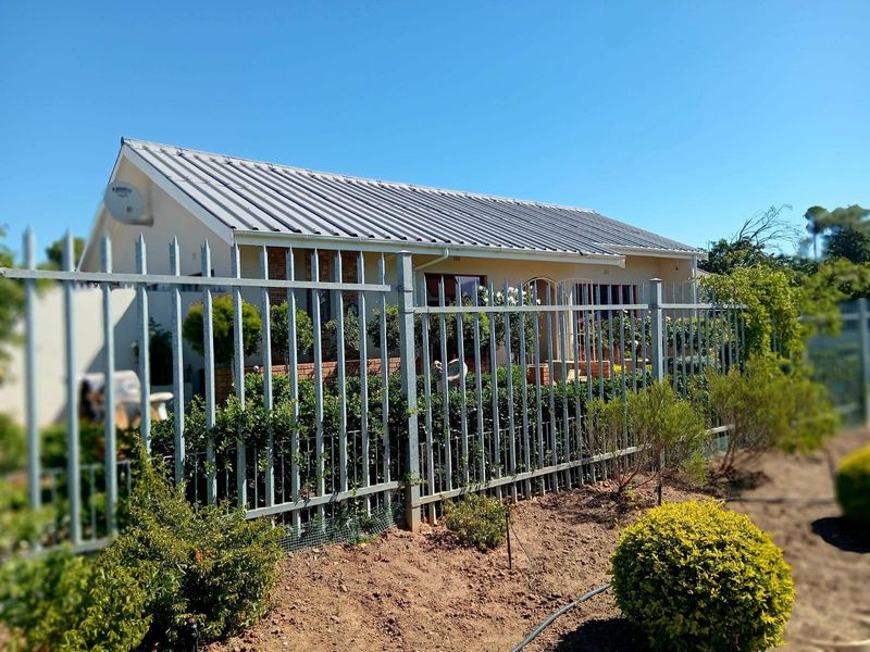 Spacious Dual Living in the Heart of Garden Route - Photo 6