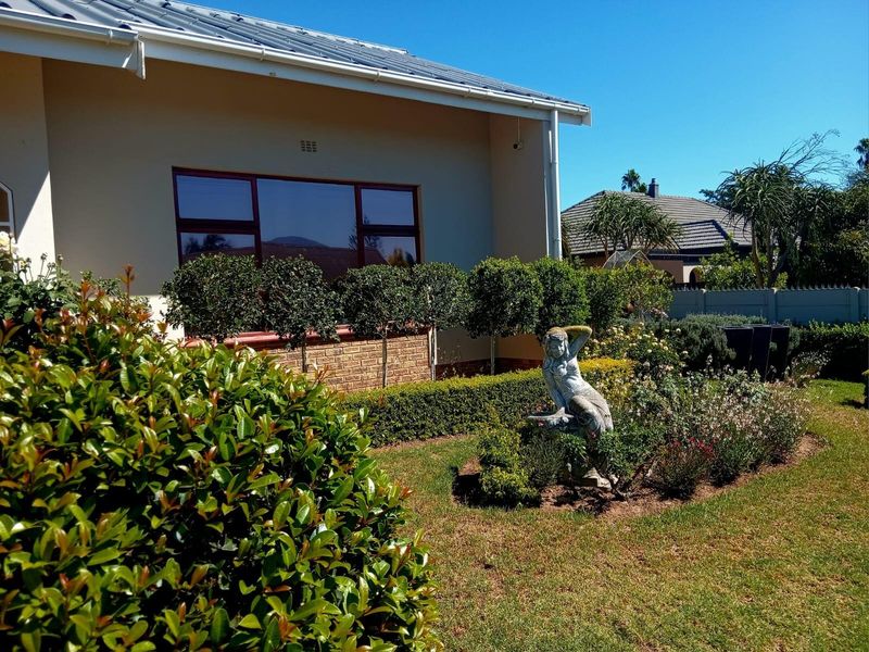Spacious Dual Living in the Heart of Garden Route - Photo 4