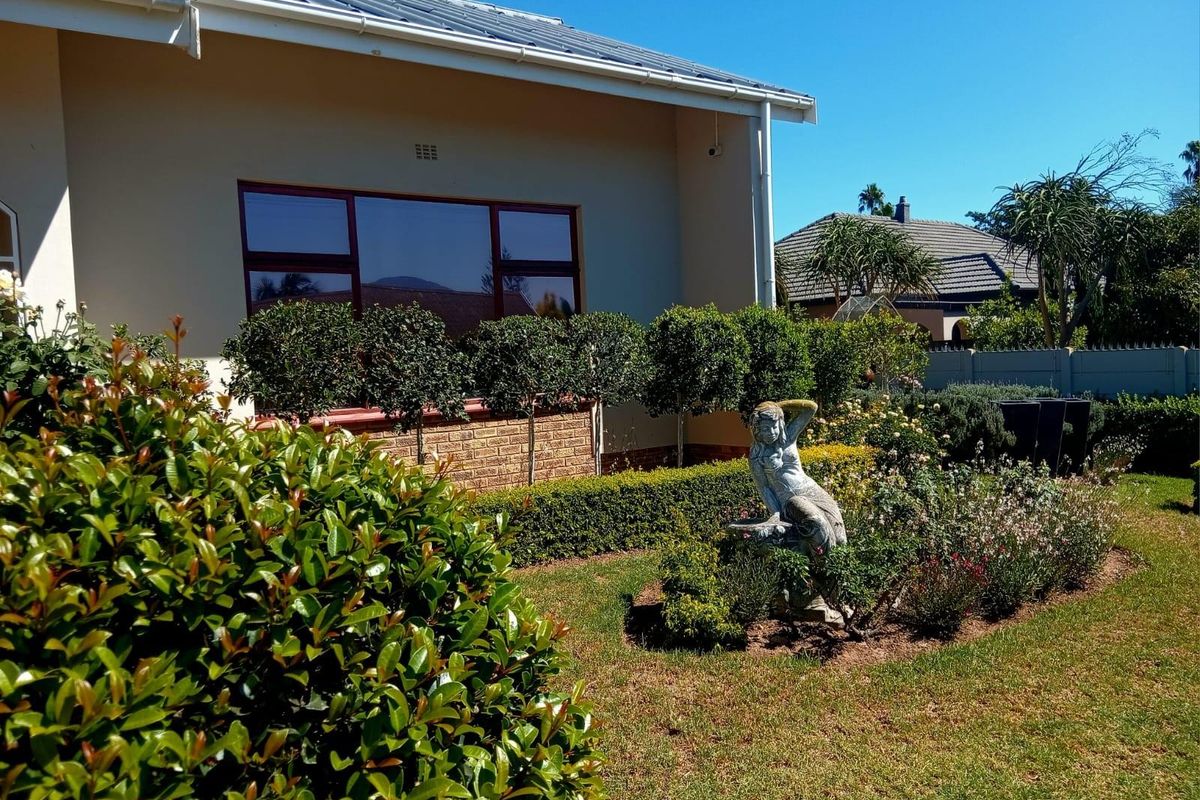 Spacious Dual Living in the Heart of Garden Route - Photo 4
